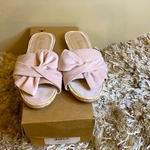 Kaanas velvet bow slides